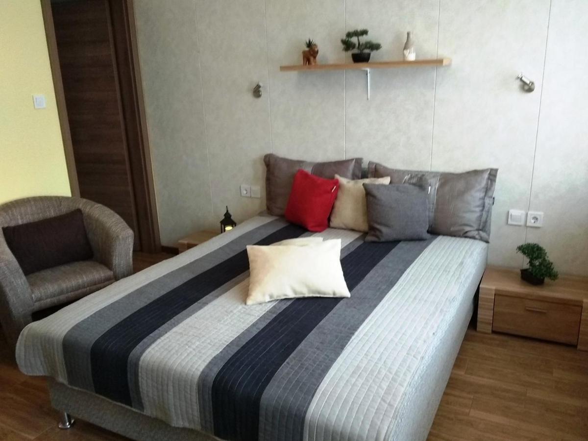 Tulipan Apartmanhaz Buk Exterior photo
